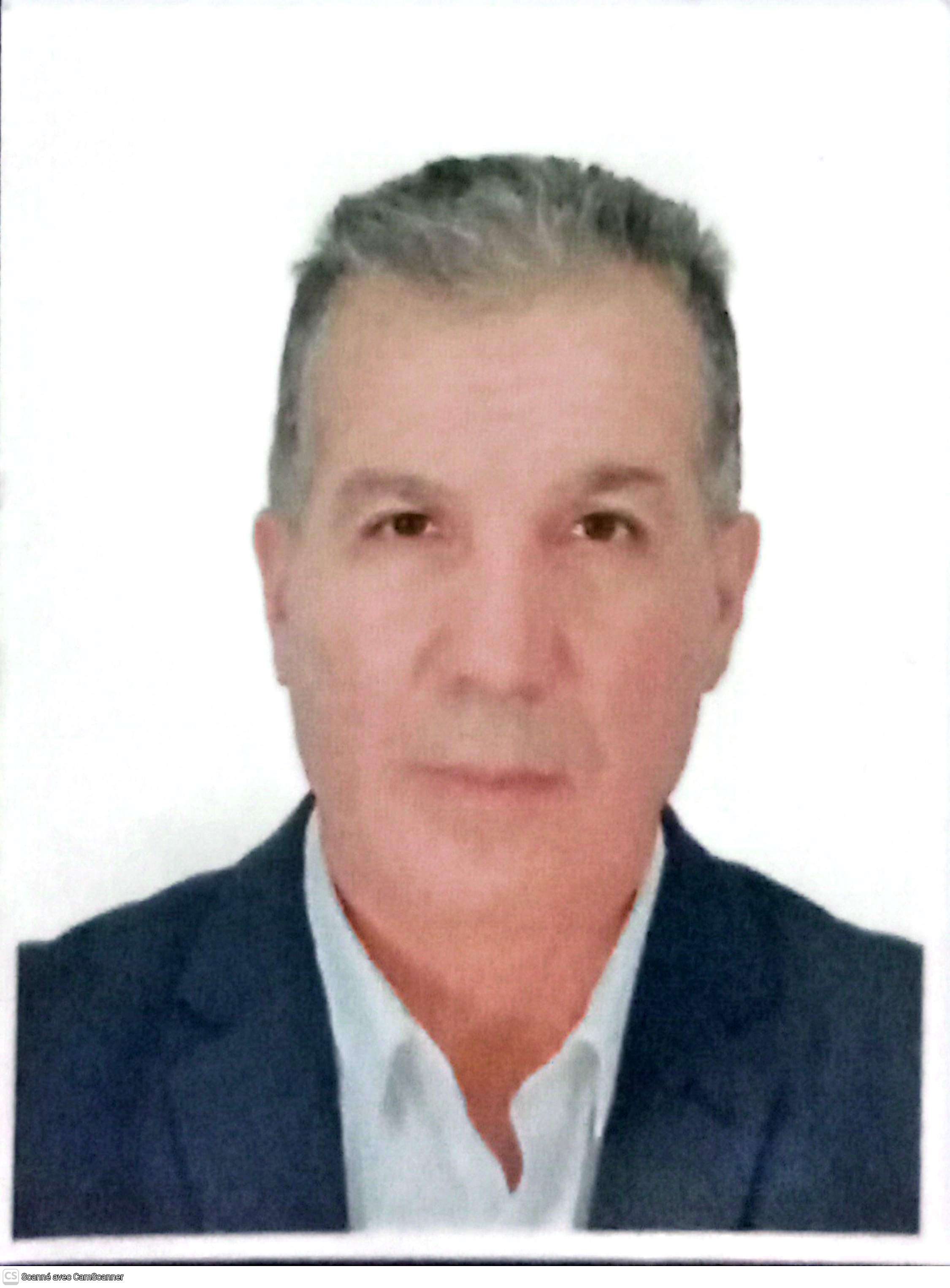 صورة رئيس المخبر